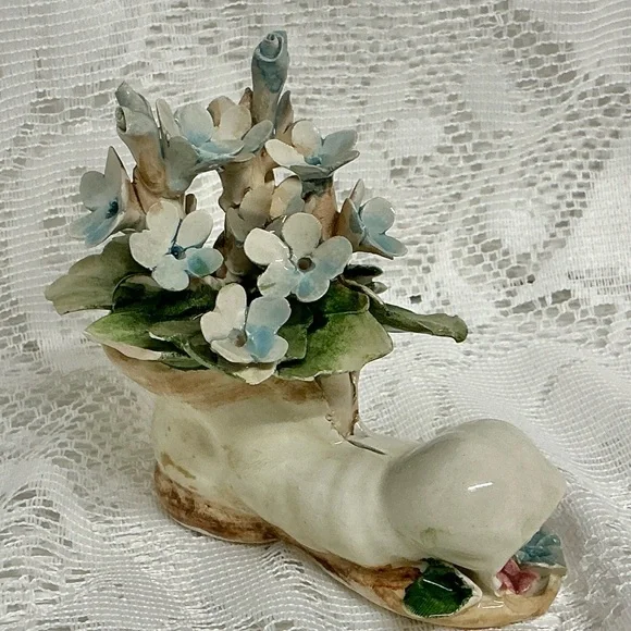 Capodimonte Porcelain Bootie Nuovo Blue Floral | Old Shoe Floral Arrangement - Picture 3 of 16